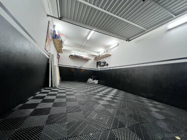 Predaj podzemnej garáže v Dúbravke - TOP stav a vybavenie