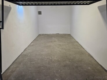 Predaj garáže v bezpečnom garážovom dome v Dunajskej Strede