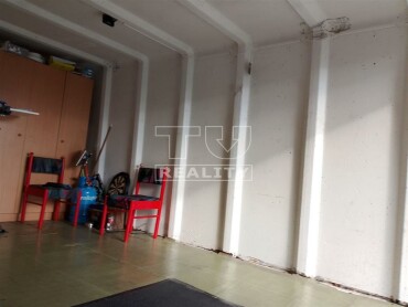 Priestranná prefabrikovaná garáž na predaj na Soblahovskej ulici