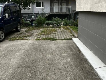 Vonkajšie parkovacie miesto na prenájom na Tomášikovej ulici v Ružinove