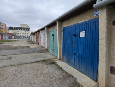 Predaj garáže v radovej zástavbe na sídlisku Západ 1, SNV