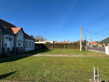 Predaj pozemku a betónovej garáže v Ivanke pri Nitre