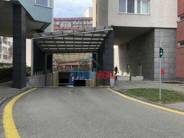 Prenájom parkovacieho miesta v novostavbe Koloseo na Tomášikovej