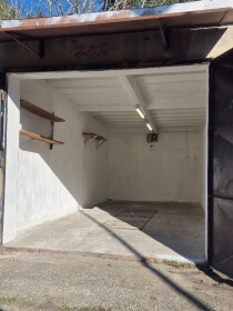 Na predaj garáž na Vyhnianskej ulici s elektrinou a jamou