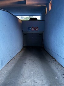 Prenájom samostatnej garáže v bytovom dome v Ružinove