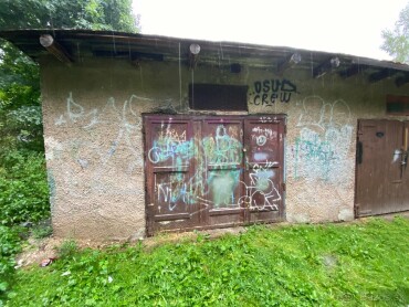 Na predaj murovaná garáž v Rudňanoch