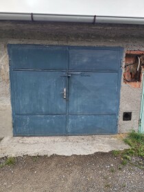 Na predaj murovaná garáž v Detve