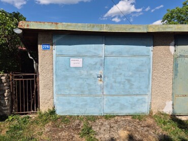 Na predaj murovaná garáž 21 m² v Kováčovej