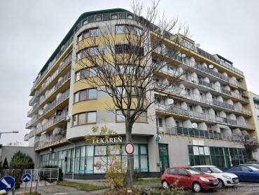 Na prenájom garážové státie v budove Andalex