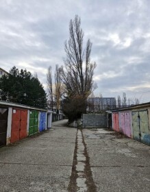 Na predaj garáž na Hagarovej ulici, BA III - Rača
