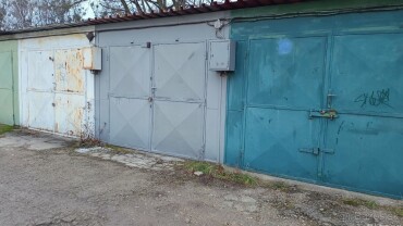 Na predaj priestranná garáž s pozemkom na Užhorodskej ulici v Košiciach