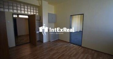 Parkovacie miesta na prenájom v centre Galanty