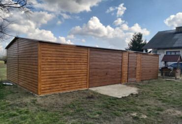 Garáž na predaj 11x6 s trapézovou strechou