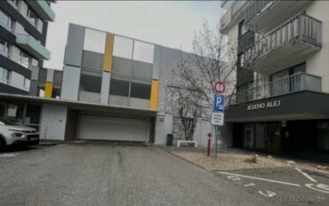 Prenájom vonkajších parkovacích miest na streche garážového domu Jegeho Alej