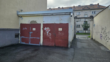 Na predaj murovaná garáž 18m2 na ulici Janoušková, Prešov