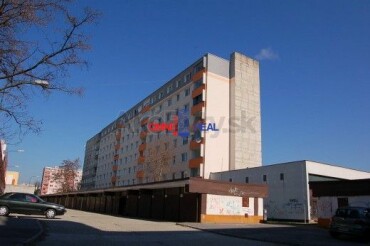 Predaj garáže na Rajčianskej ulici vo Vrakuni