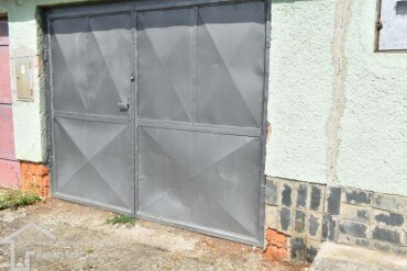 Priestranná garáž s elektrinou a montážnou jamou na Letnej ulici