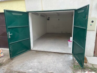 Murovaná garáž na predaj na ul. Varšavská v Bratislave