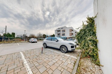Predaj vonkajšieho parkovacieho miesta v Ružinove – uzavretý areál
