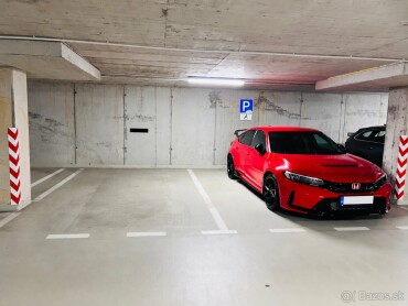 Veľké parkovacie miesto na prenájom v podzemnej garáži OMNIA