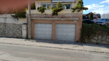 Prenájom jednej polovice dvojgaráže v Karlovej Vsi