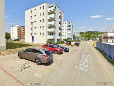 Predaj parkovacieho miesta na Potravinárskej ulici v Dúhovom bývaní