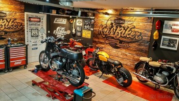 Parkovací priestor pre motorku v spoločnej garaži