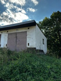 Dvojgaráž na predaj v Podbrezovej – 2 podlažia, 4 × 7 m