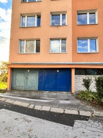 Predaj garáže s elektrinou na Clementisovej ulici