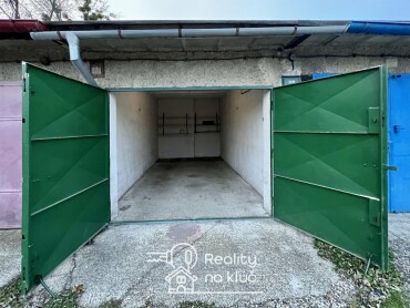 Prenájom garáže s elektrinou na Lesnej ulici v Nových Zámkoch