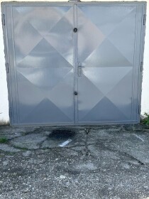 Predaj garáže s montážnou jamou a obnoveným interiérom