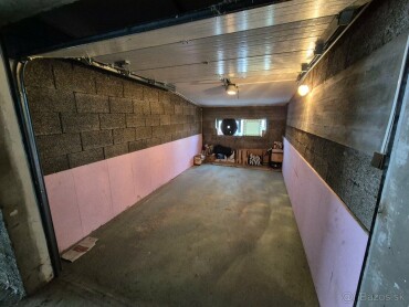 Prenájom garážového státia v parkovacom dome - 15 m2 - Hájik