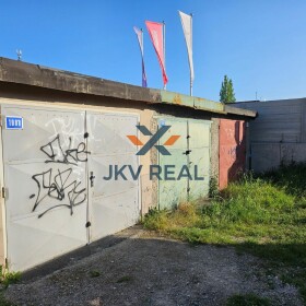 Na predaj murovaná garáž na Bánovskej ceste v Žiline