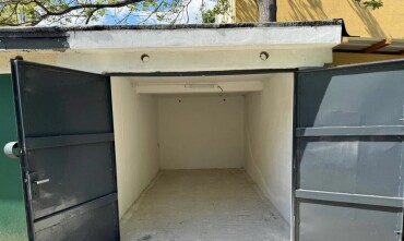 Predaj garáže s prídavným priestorom na Jesennej ulici v Starom Meste