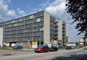 Na predaj garážový box v stráženom parkovacom dome na Hlinách