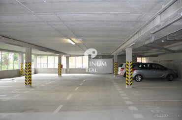 Prenájom vyhradeného parkovacieho miesta v spoločnej garáži na Jégeho 14 B