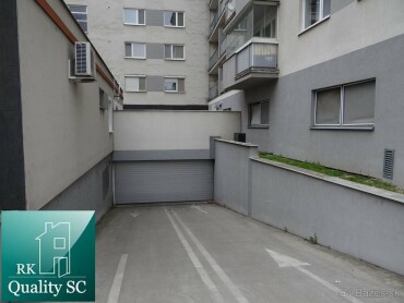 Na prenájom garážové státia v centre Senca - Lichnerova