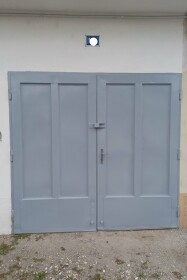 Prenájom garáže s elektrickým pripojením v Komárne
