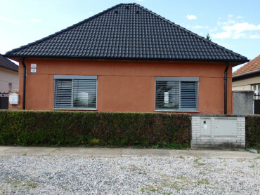 Na predaj rodinný dom s pozemkom v Šúrovciach, okr. Trnava