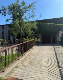 Predaj samostatnej garáže v garážovom dome na Dvojkrížnej ulici