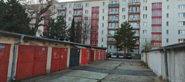 Na predaj garáž pri obytnom dome na Habúrskej ulici