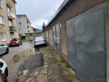Predaj garáže v Novej Bani na ulici Cintorínska