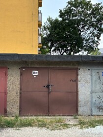 Garáž na prenájom s elektrinou v Parku Duklianskych obetí