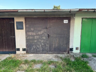 Murovaná garáž na predaj v Brezovej pod Bradlom