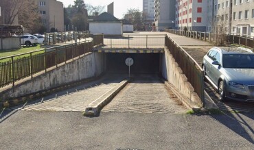 Na prenájom samostatná garáž na Mierovej ulici v Ružinove