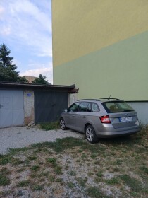 Garáž na predaj v Plešivci na Letnej ulici