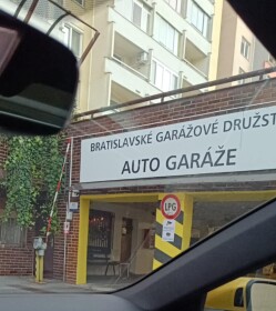 Dlhodobý prenájom stráženého garážového státia
