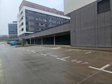 Prenájom vnútorného parkovacieho miesta v garáži 3D