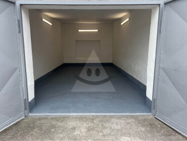 Novozrekonštruovaná garáž na predaj v Komárne