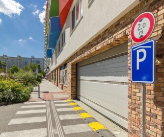 Prenájom uzamykateľnej garáže s elektrinou na Lužnej ulici